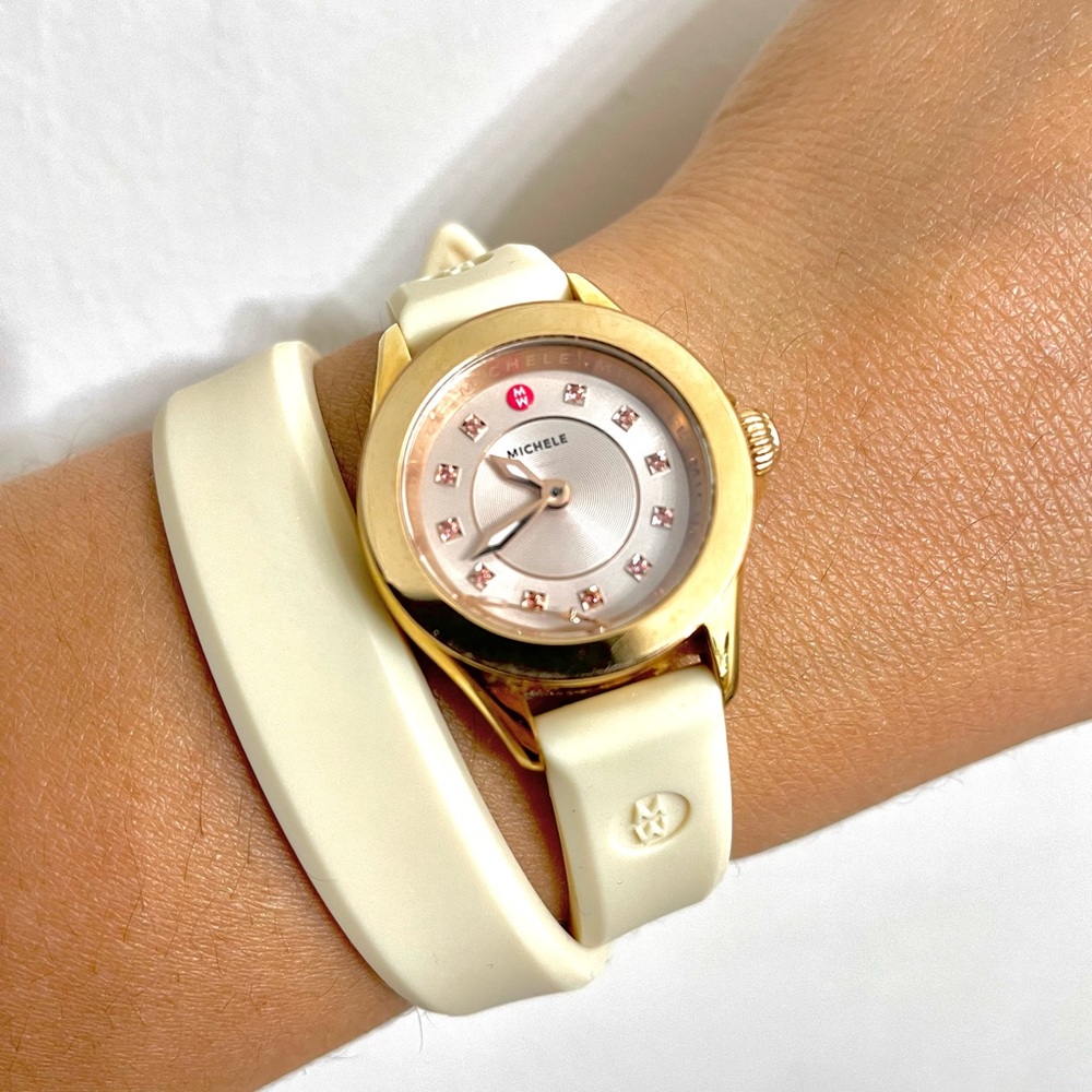 Michele casual everyday watch. Color: ivory and rose gold.